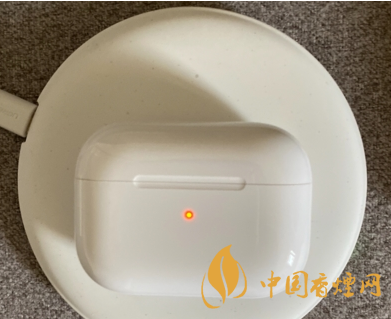 airpods pro無(wú)線充電燈一會(huì)就不亮了-無(wú)線充電斷電原因