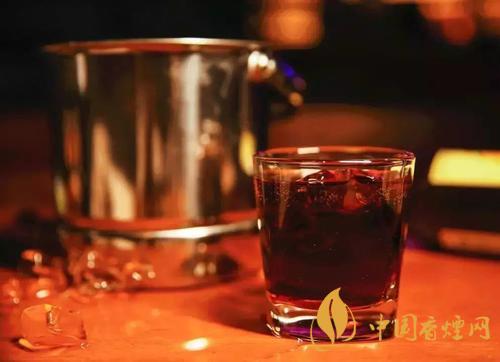 可樂(lè)桶是什么酒 非?；鸨目蓸?lè)桶調(diào)配方法介紹