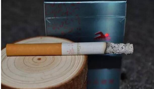 黃鶴樓游泳回歸，爺爺輩最喜愛的香煙品牌