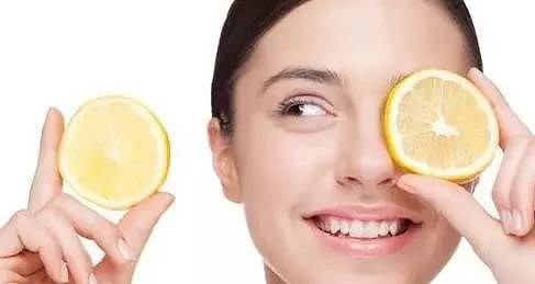 抽煙牙齒黃怎么變白，快速去除煙漬小妙招