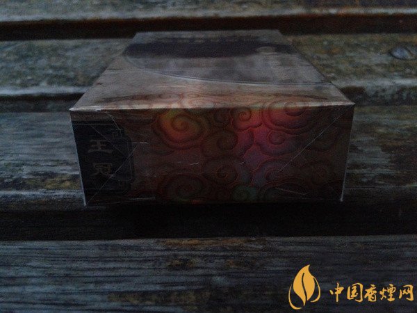 國(guó)產(chǎn)雪茄煙(王冠萬(wàn)象細(xì)支)價(jià)格表圖 王冠萬(wàn)象多錢一包